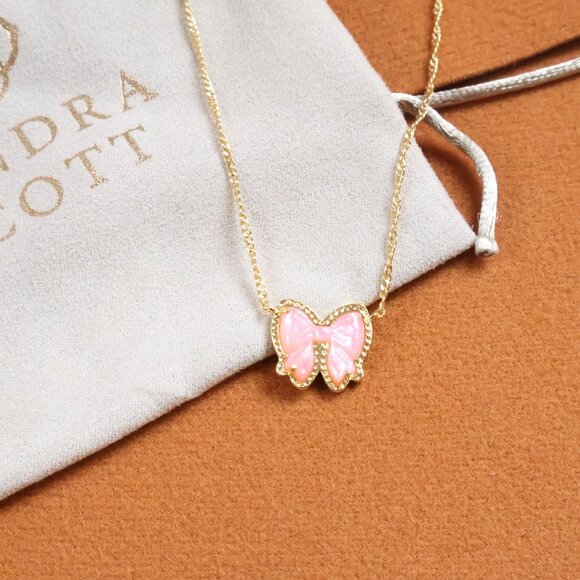 Kendra Scott Gold Blush Mother-of-Pearl Pendant Necklace Haley Bow - Picture 2 of 3